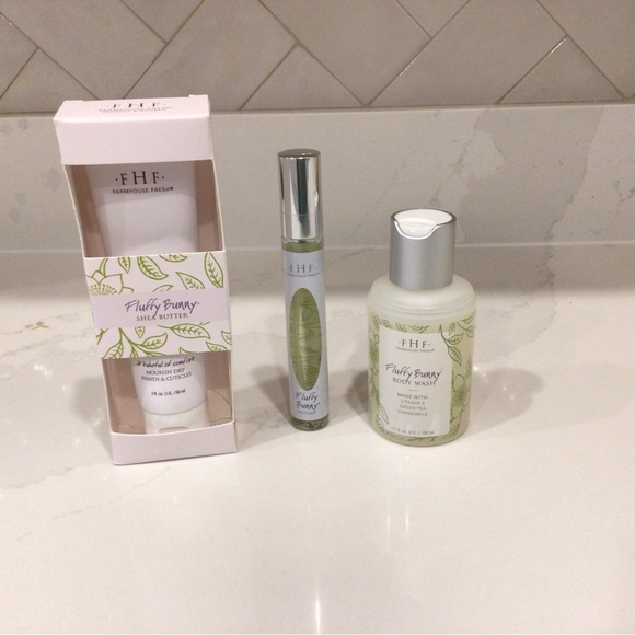 Farmhouse Fresh Fluffy Bunny 3-piece set hand cream, body wash & perfume - Picture 7 of 7